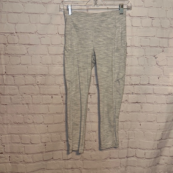 Lululemon Wunder Under Crop (Hi-Rise) side pockets size 4 - Picture 1 of 7